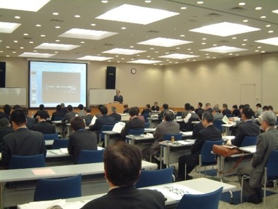 東京中小企業投資育成会社でセミナーをしている北見昌朗